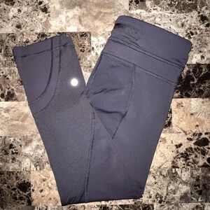LULULEMON BLACK CROPPED LEGGING SIZE 4 EUC